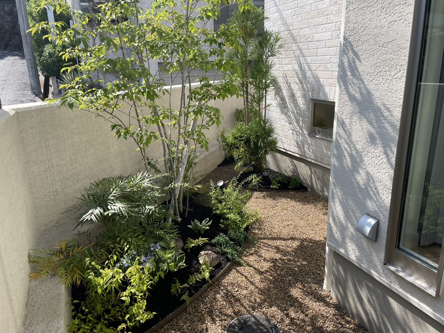 芦屋市個人宅　防草対策　植栽工事